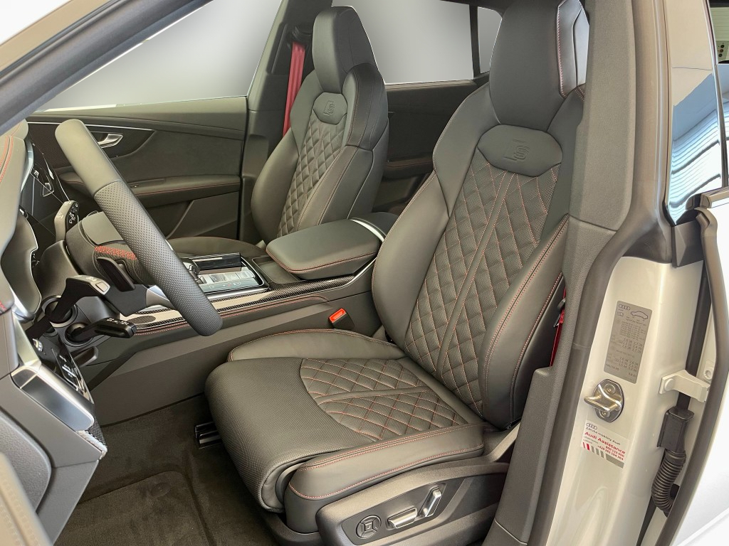 Audi Q8 50 TDI  quattro tiptronic S-line | předváděcí auto skladem | sportovní naftové SUV coupé s luxusním interiérem | maximální výbava | super cena | skladem | ihned k předání | nákup online | auto eshop AUTOiBUY.com
